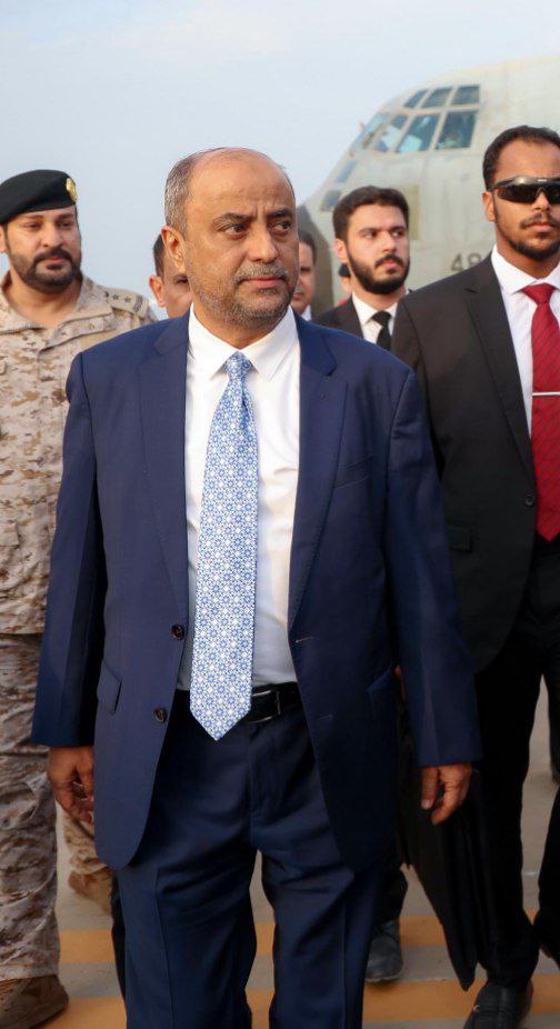 رئيس الوزراء يعلن شروط عودته الى عدن