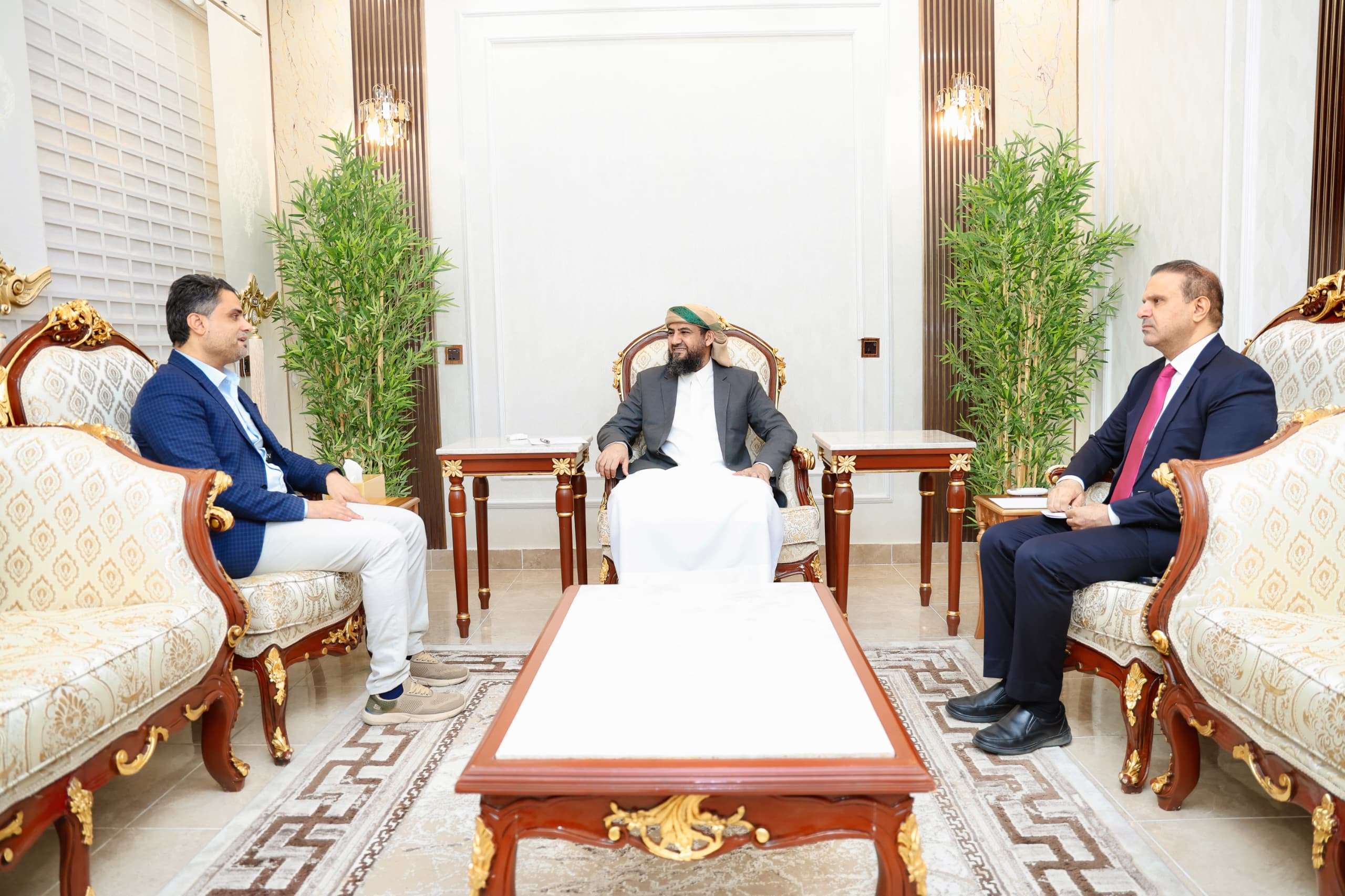 المحر مي يوجه العاقل بتطوير أداء وزارة الإعلام وتحديث وسائلها