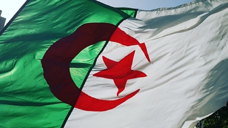 الجزائر تفتح حدودها البرية مع تونس