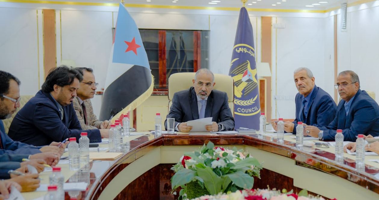الانتقالي يبلغ الزبيدي بالممتنعين عن الضرائب الانتقالي يبلغ الزبيدي بالممتنعين عن الضرائب