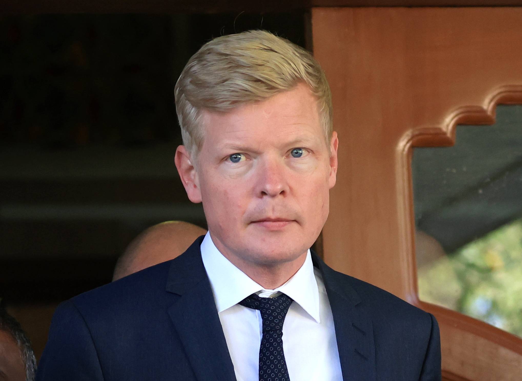 المبعوث الأممي يصدم العليمي بموقفه من الز بيدي