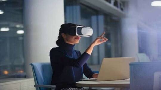 روسيا ابتكار تقنية الواقع الافتراضي لتشخيص الحالة النفسية