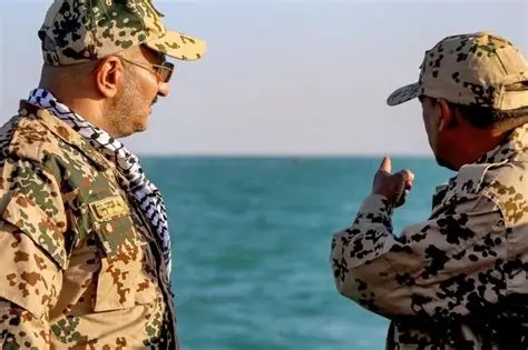 إعلان عسكري يكشف وجهة طارق صالح إعلان عسكري يكشف وجهة طارق صالح