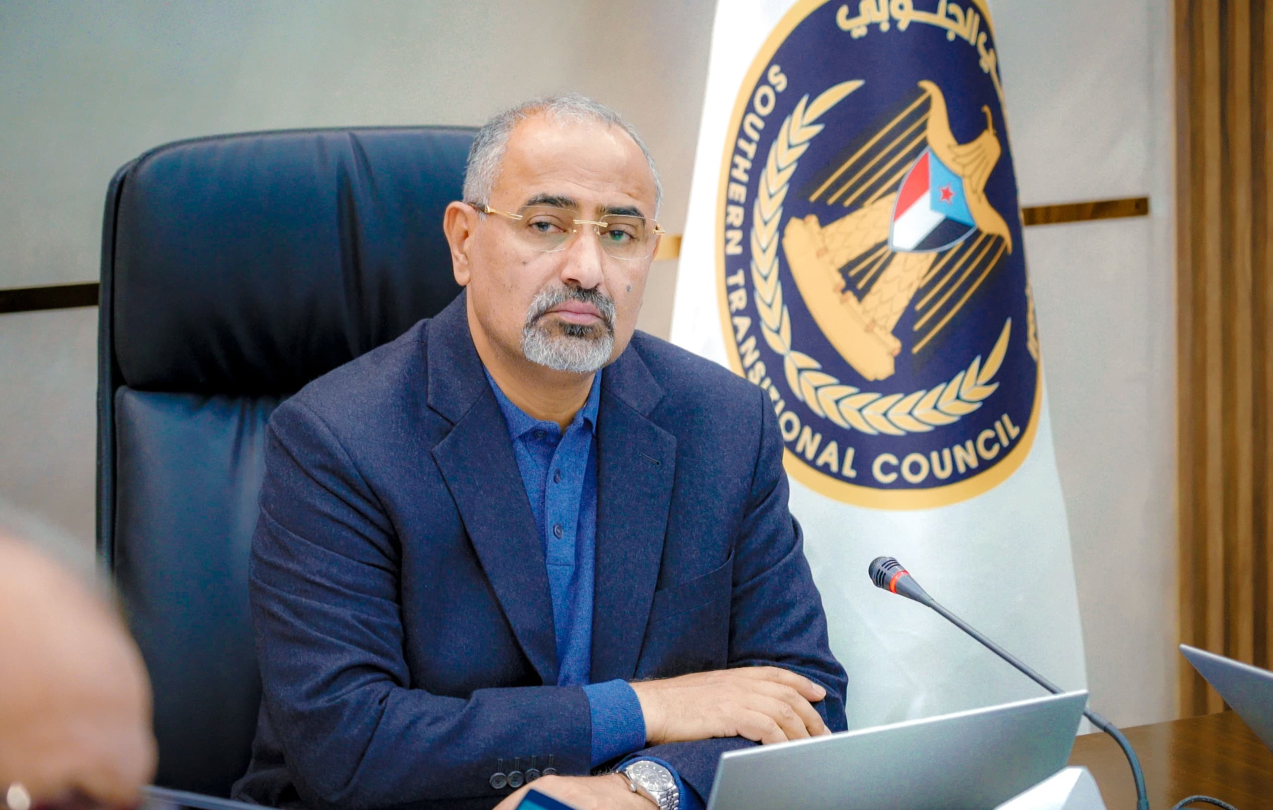 الز بيدي يخاطب الرئيس الب يض لأول مرة الز بيدي يخاطب الرئيس الب يض لأول مرة