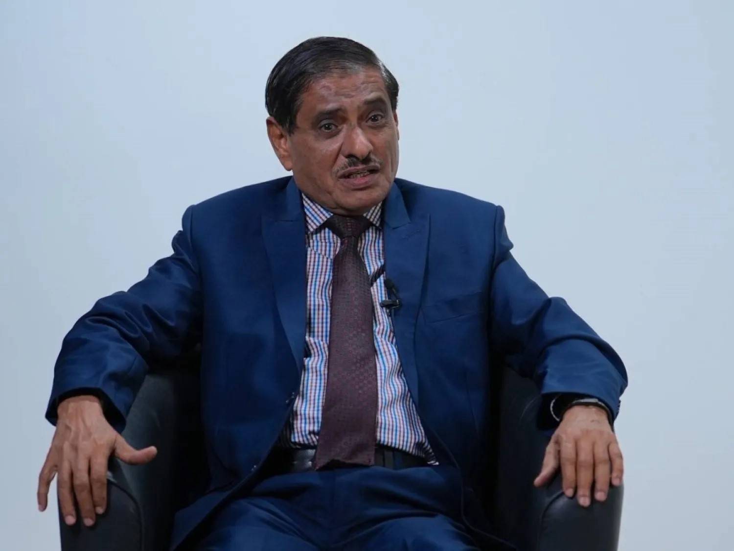 البحسني يفضح ممارسات غير أخلاقية للعليمي