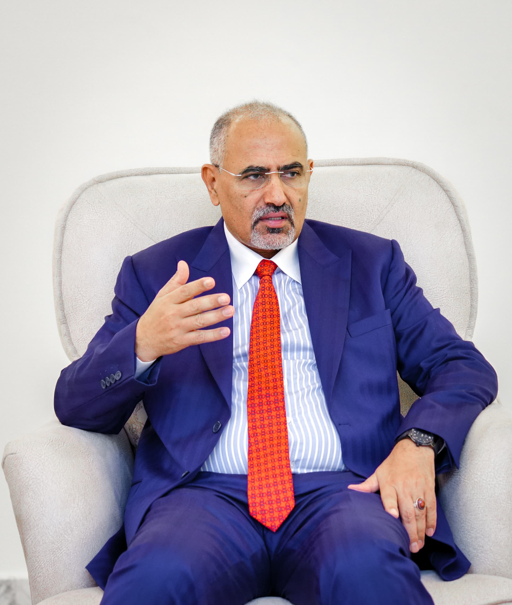 الز بيدي يلتقي مسؤولا بريطانيا رفيعا