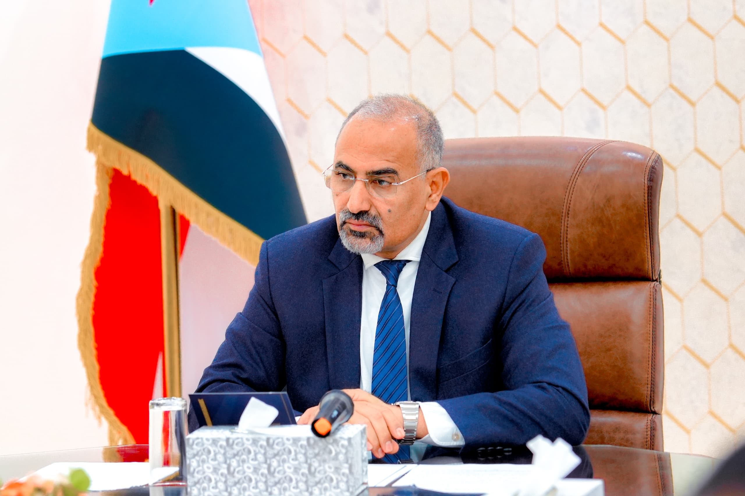 الزبيدي يرحب بعقد مؤتمر الرياض