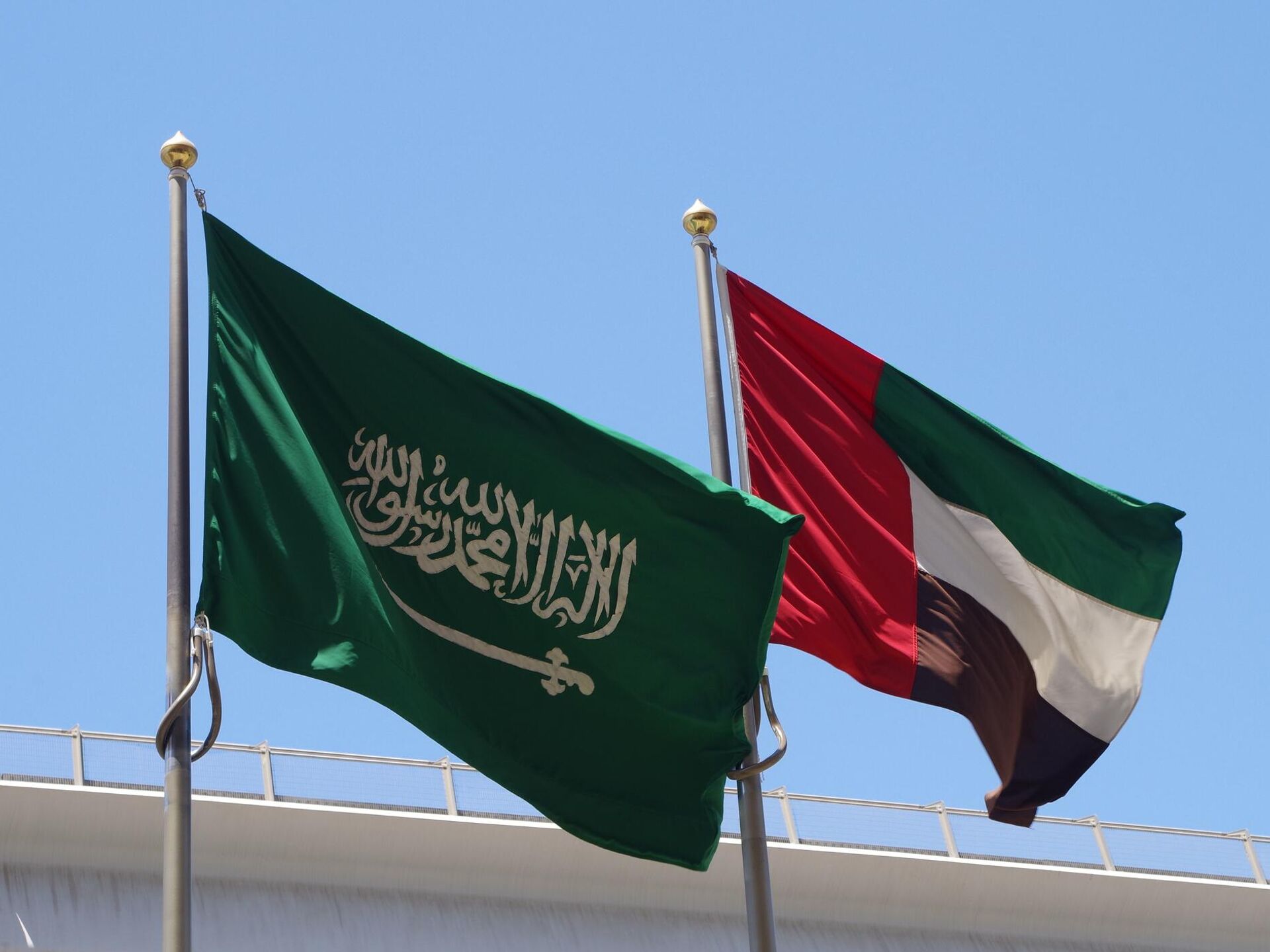 استسلام سعودي للإمارات