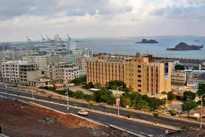 موقف جنوبي جريء من إغلاق مطار صنعاء