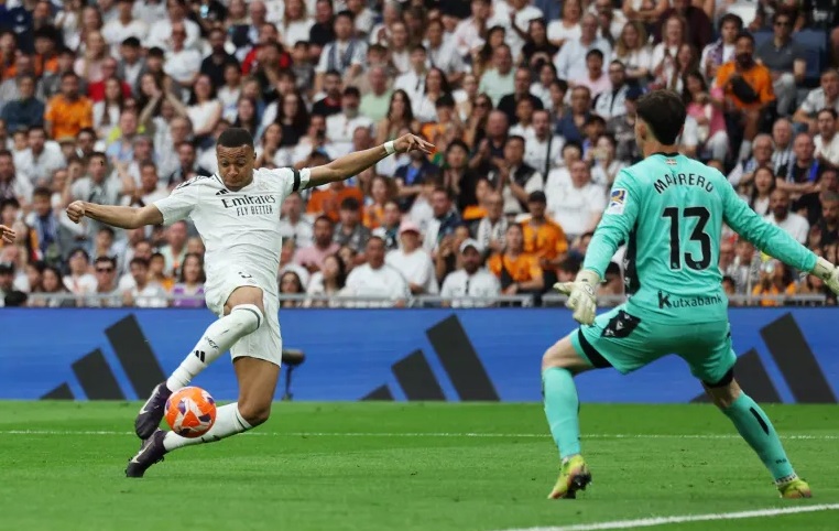 ريال مدريد يختتم مشواره في الليغا بفوز بنكهة الهزيمة