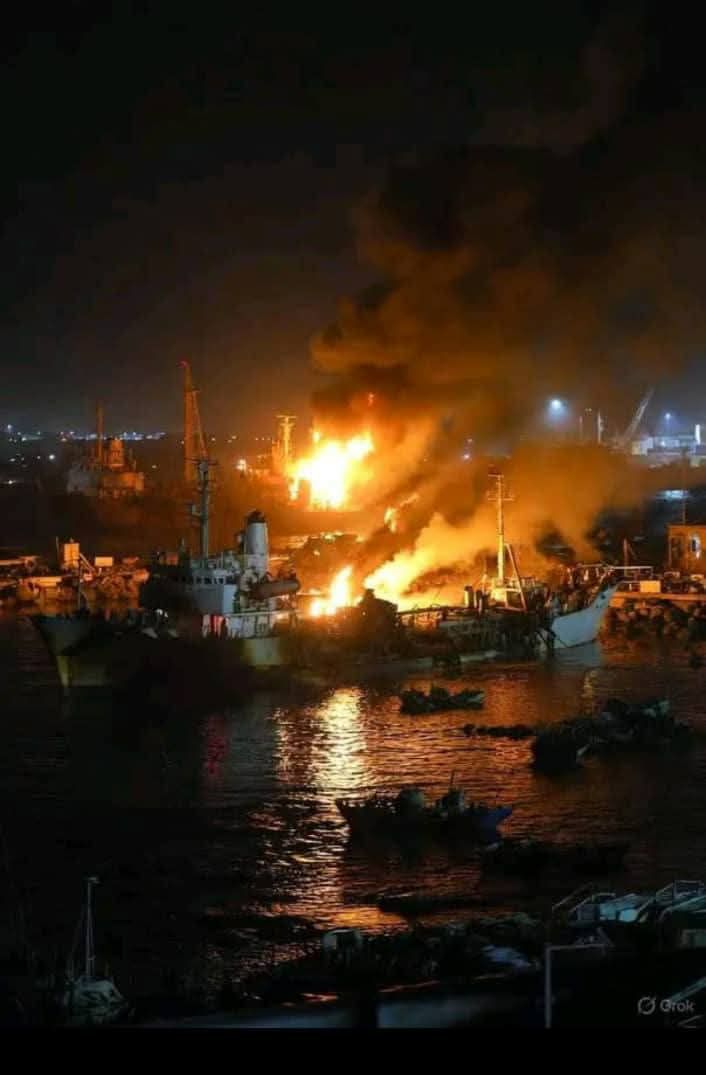 تفاصيل جديدة عن الاعتداء السعودي على ميناء المكلا تفاصيل جديدة عن الاعتداء السعودي على ميناء المكلا