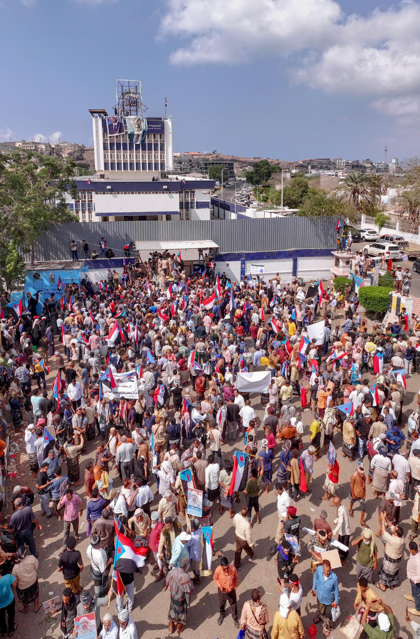 هزيمة مذلة للمدعومين سعوديا في العاصمة تفاصيل جديدة