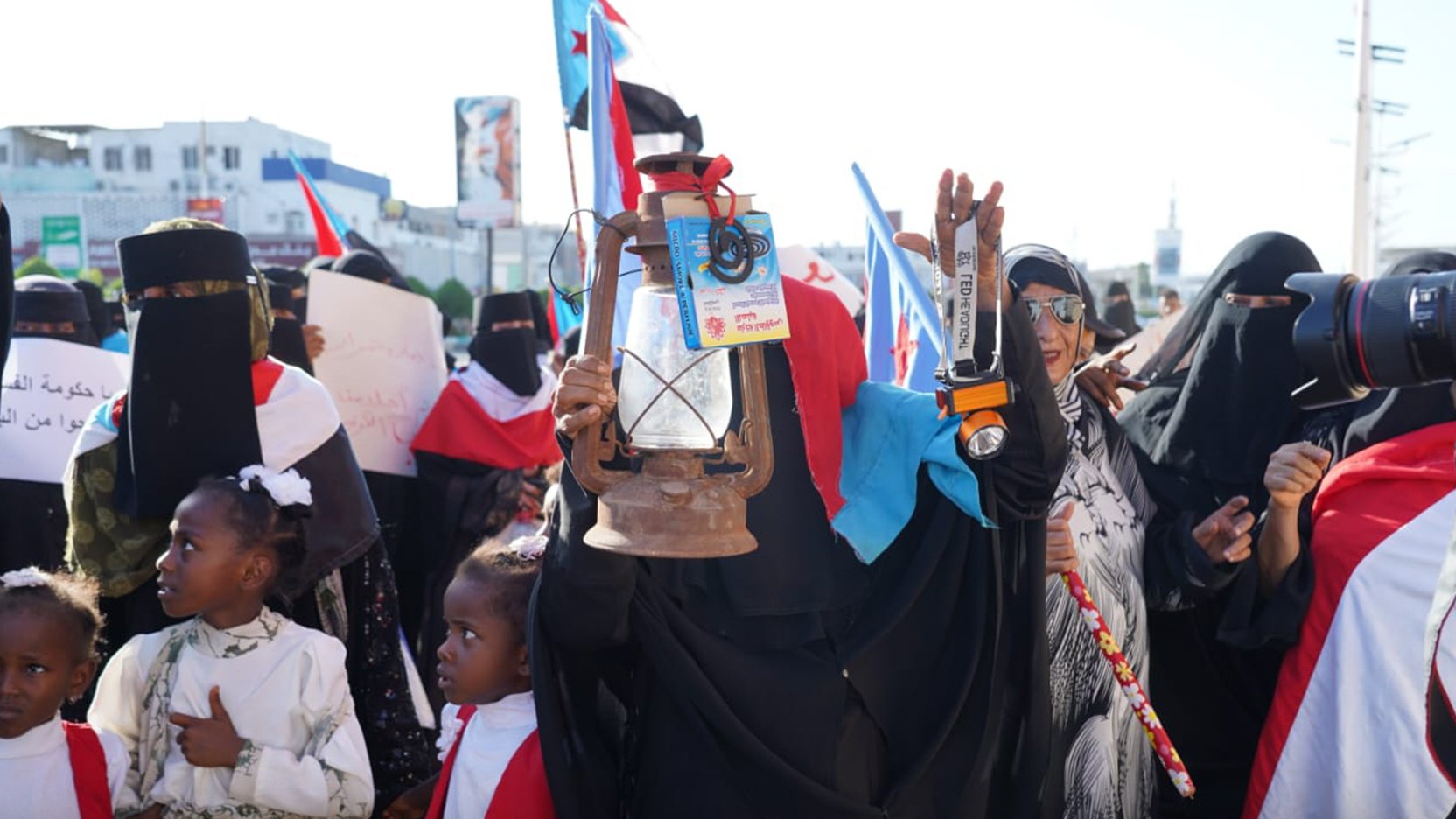 ثورة في العاصمة تباغت الجميع صور