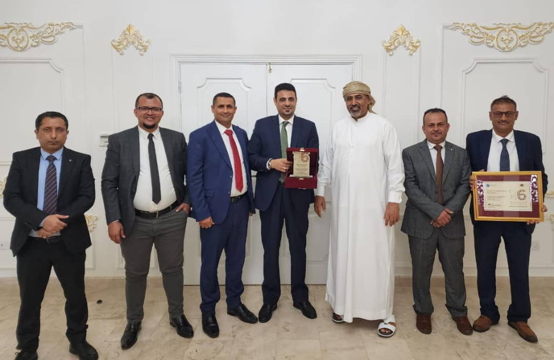 الز بيدي يحسم الجدال البنكي بهذا الاعلان