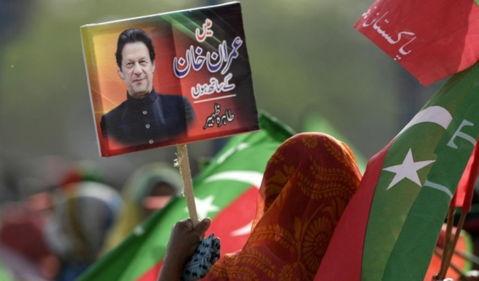 منع رئيس الوزراء الباكستاني السابق عمران خان من ممارسة السياسة 5 سنوات