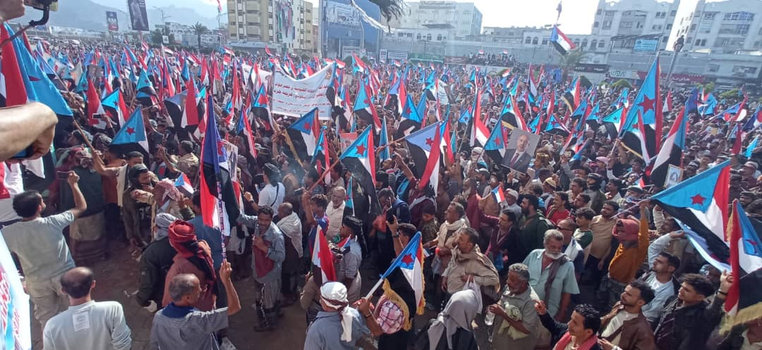 الز بيدي يفاجئ السعودية بظهور في العاصمة