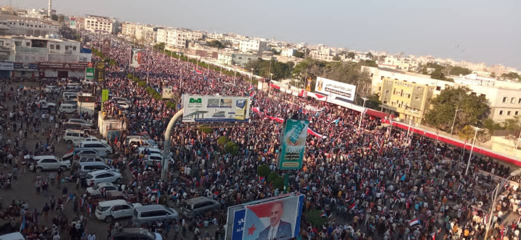 الز بيدي يفاجئ السعودية بظهور في العاصمة