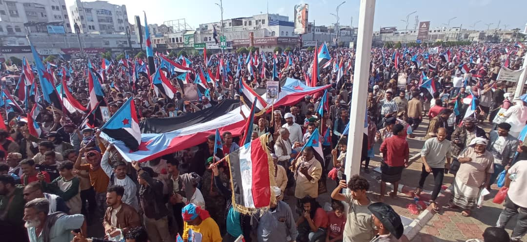 الز بيدي يفاجئ السعودية بظهور في العاصمة