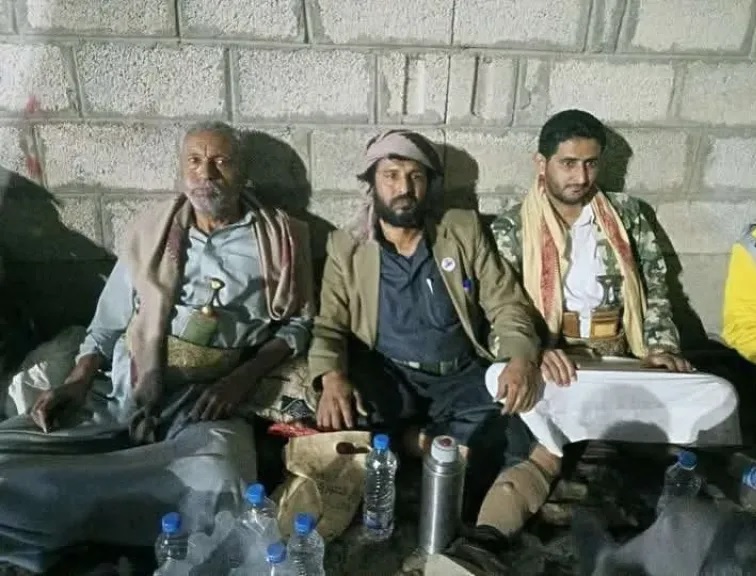 فزع اخواني بعد انضمام قائد رفيع إلى ثورة مارب صور