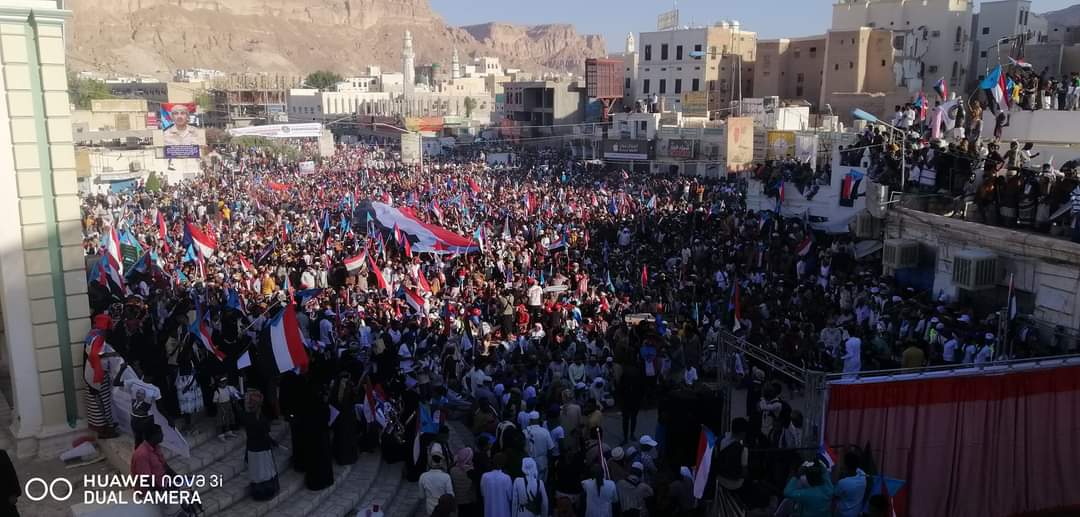 شاهد أول رد ميداني للانتقالي على دعوات إعلان دولة حضرموت صور