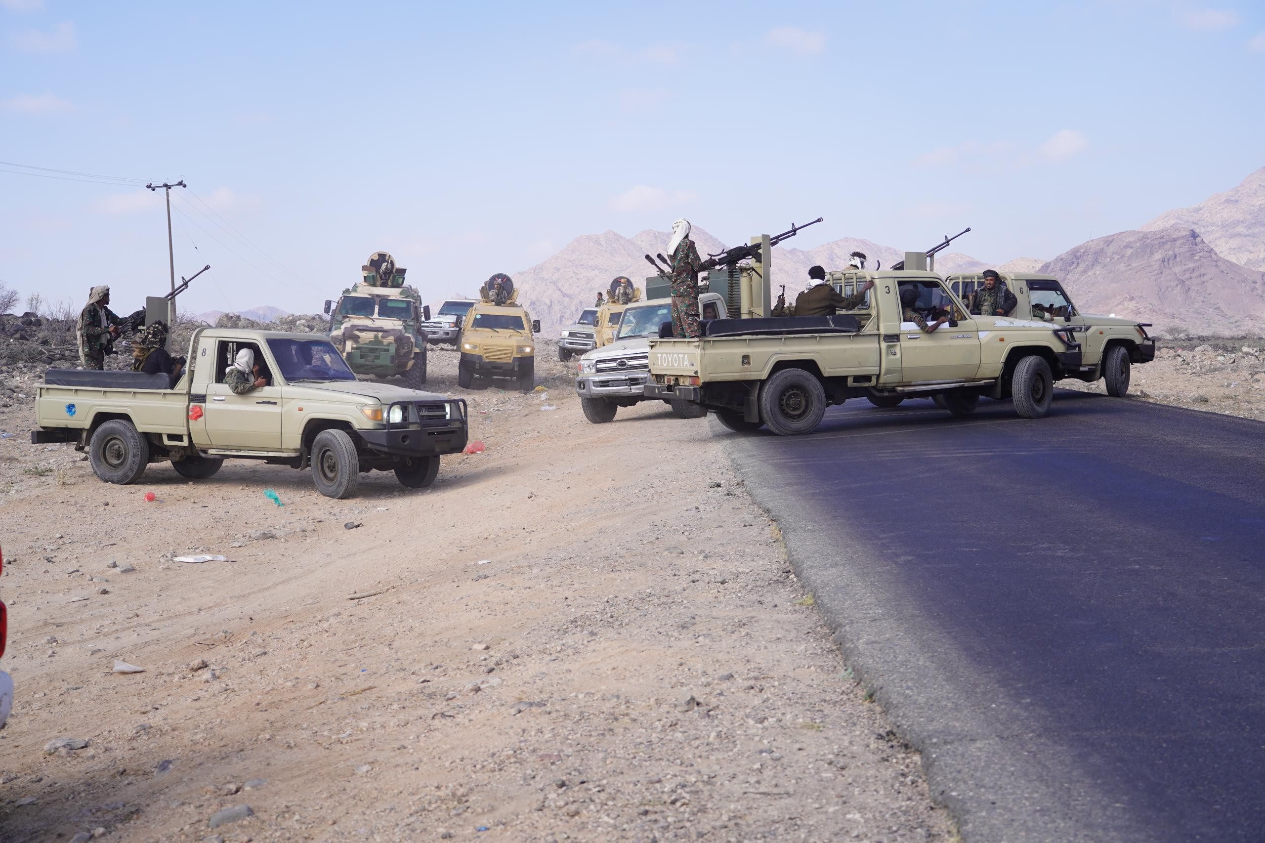 محاصرة الاخوان و القاعدة في هذه المحافظة صور