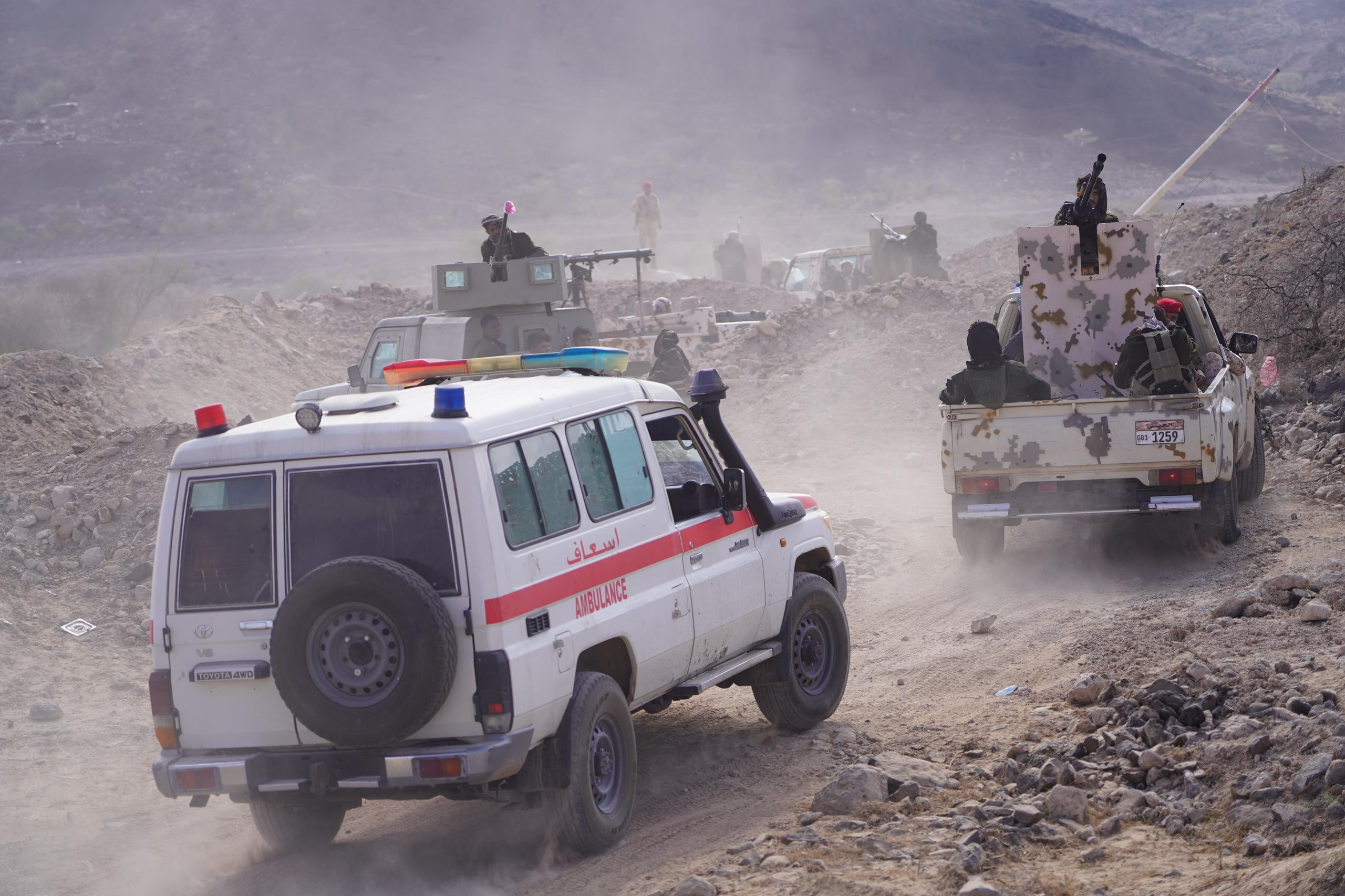 محاصرة الاخوان و القاعدة في هذه المحافظة صور