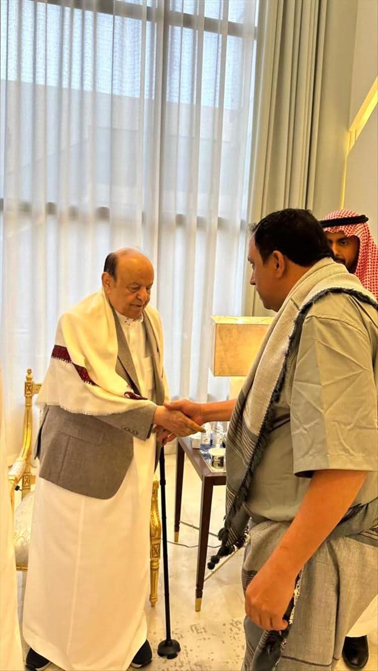 هادي يعود مجددا إلى المشهد صور