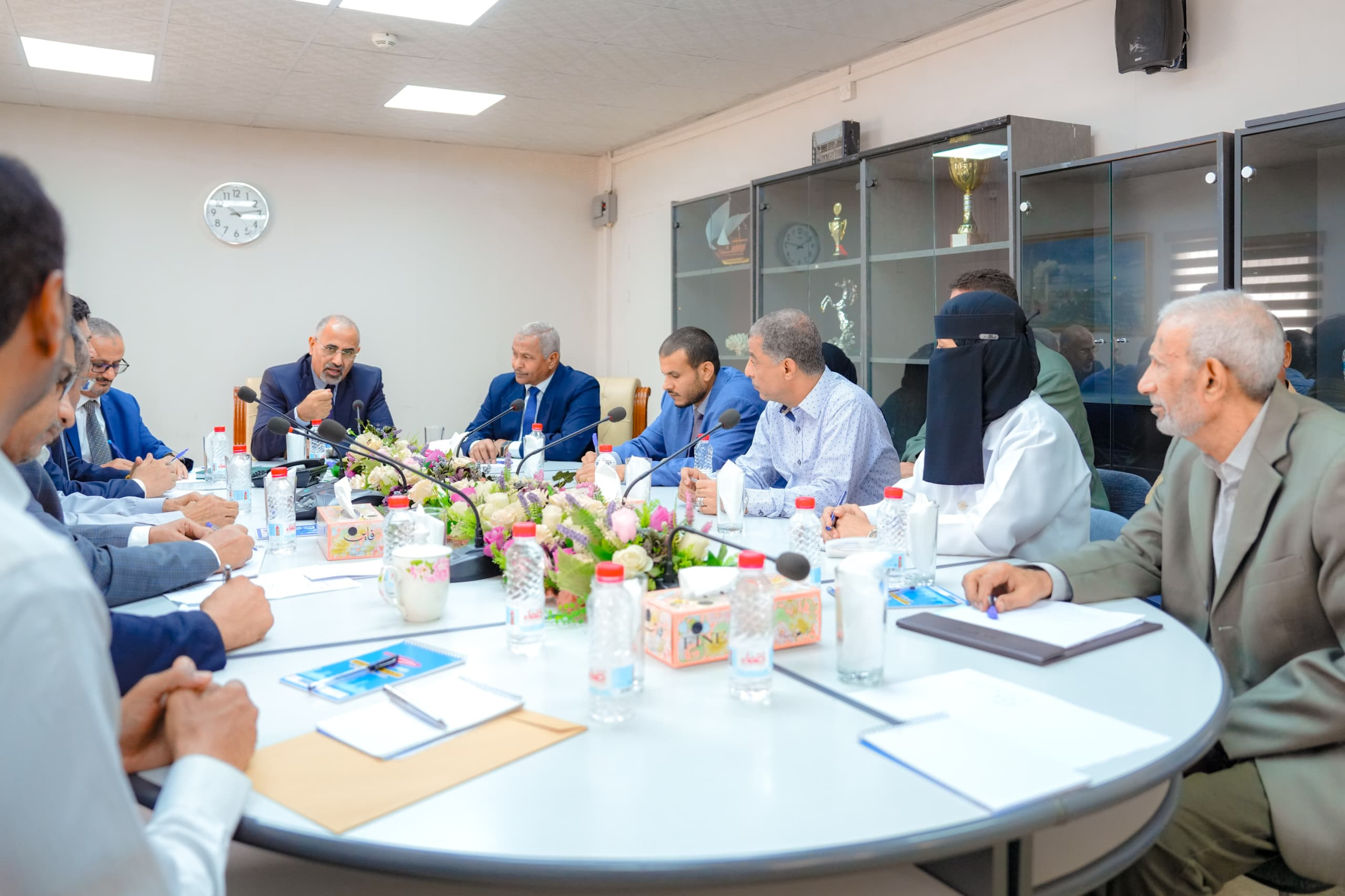 الزبيدي يضع اختبارا لهؤلاء صور
