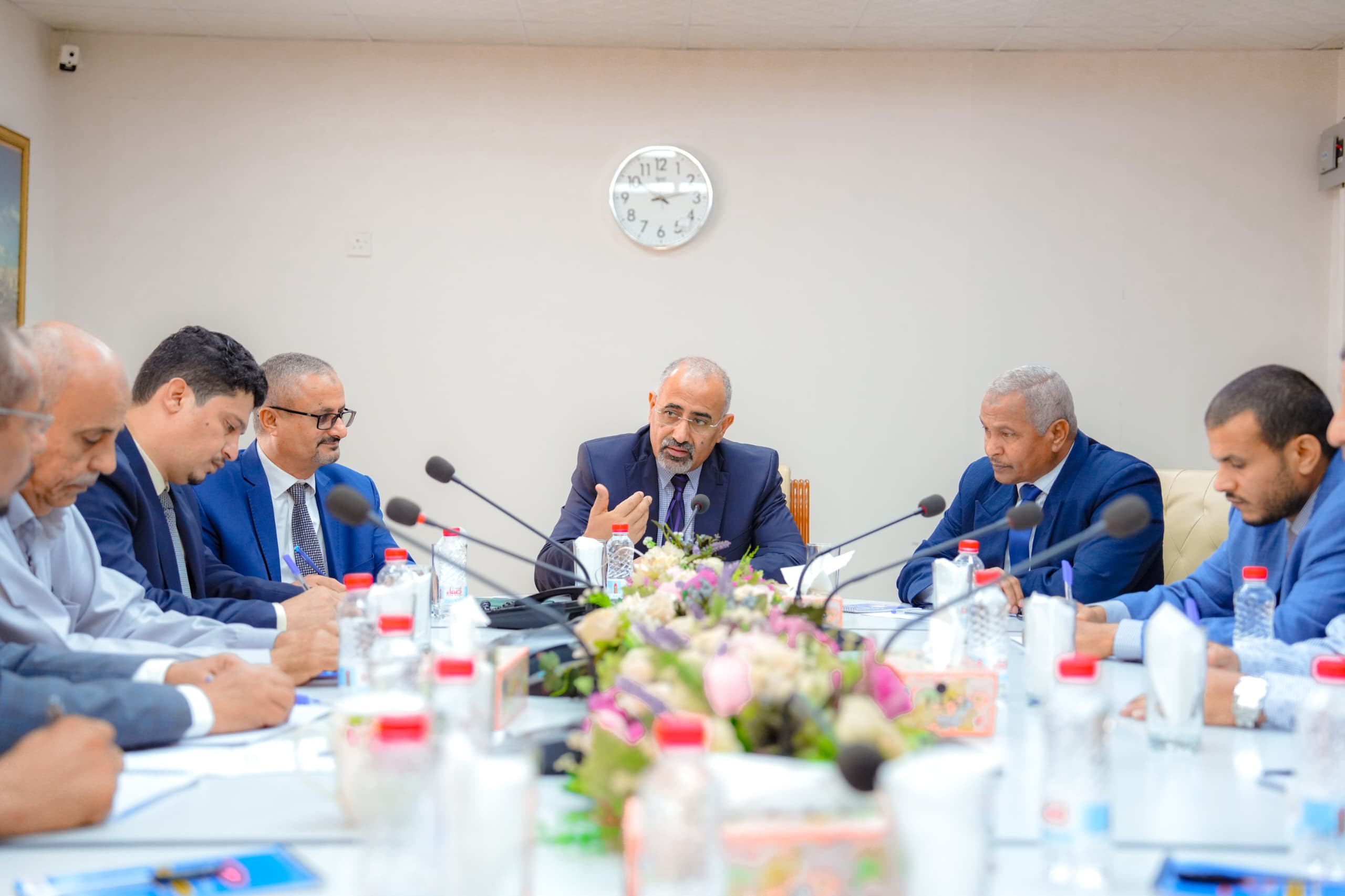 الزبيدي يضع اختبارا لهؤلاء صور