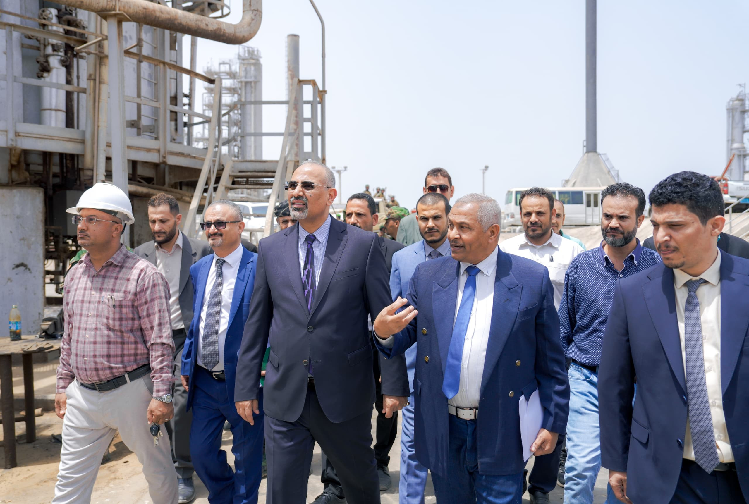 الزبيدي يضع اختبارا لهؤلاء صور