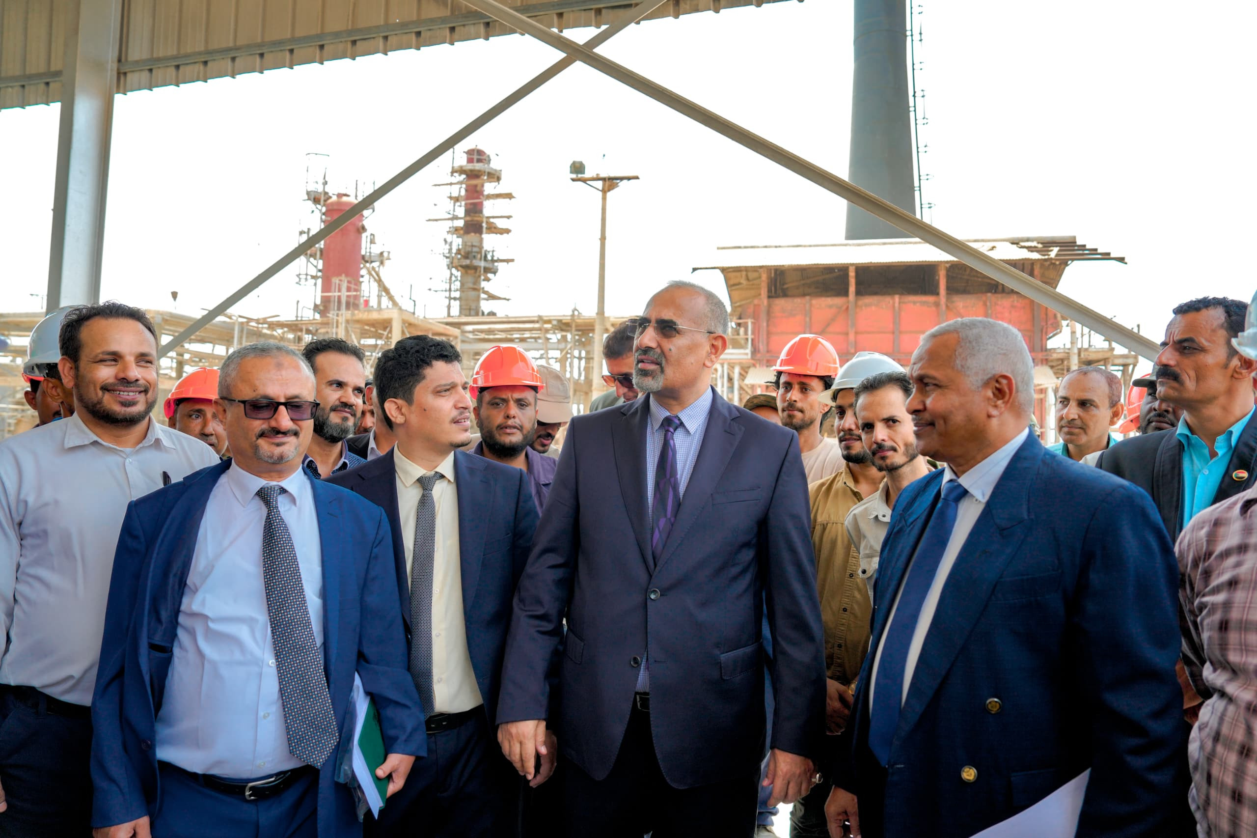 الزبيدي يضع اختبارا لهؤلاء صور